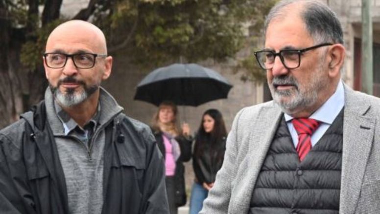 ¿Cuántos arquitectos se necesitan para arreglar un bache?