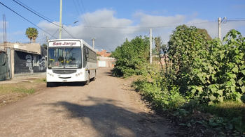 Reclamo en otro punto de Alto Comedero: calles y servicio de transporte en la mira