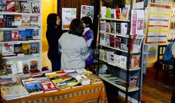 Libros y algo más en la Feria 2014