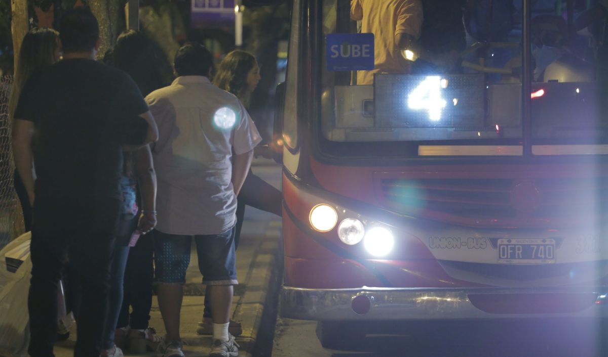 Alerta en transporte: amenazan con corte total del servicio nocturno en las provincias