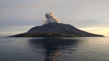 Tsunami y erupción volcánica: terror en el norte de Indonesia