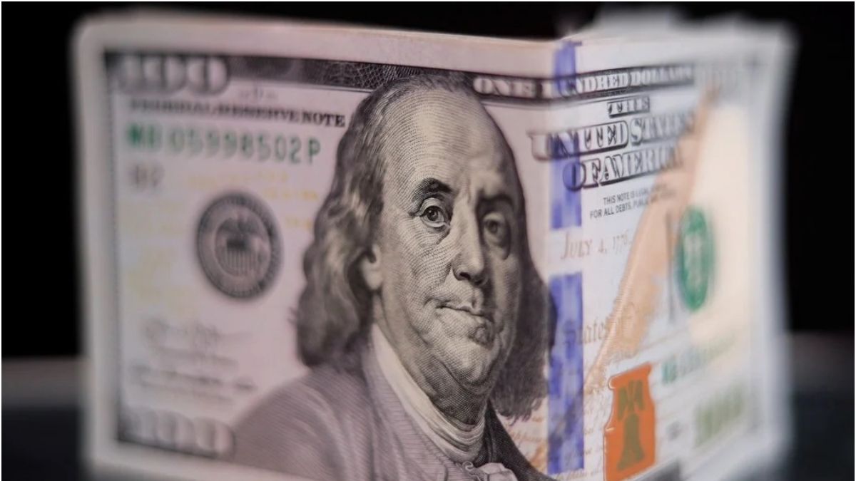 En el primer día de cambios en Economía, el dólar blue subió 21 pesos y cerró en $260