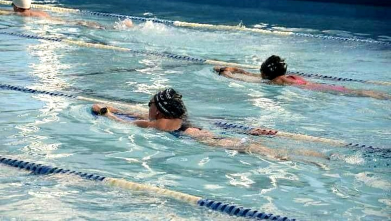 Nadadores en acción: el club Tiro se prepara para la competencia local y nacional