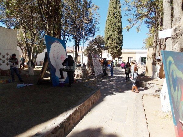 Muralistas de todo el país llenaron de color a Humahuaca