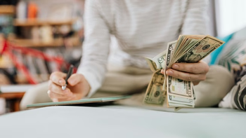 El dólar mayorista cayó a $1.510 tras anotar su mayor suba de septiembre