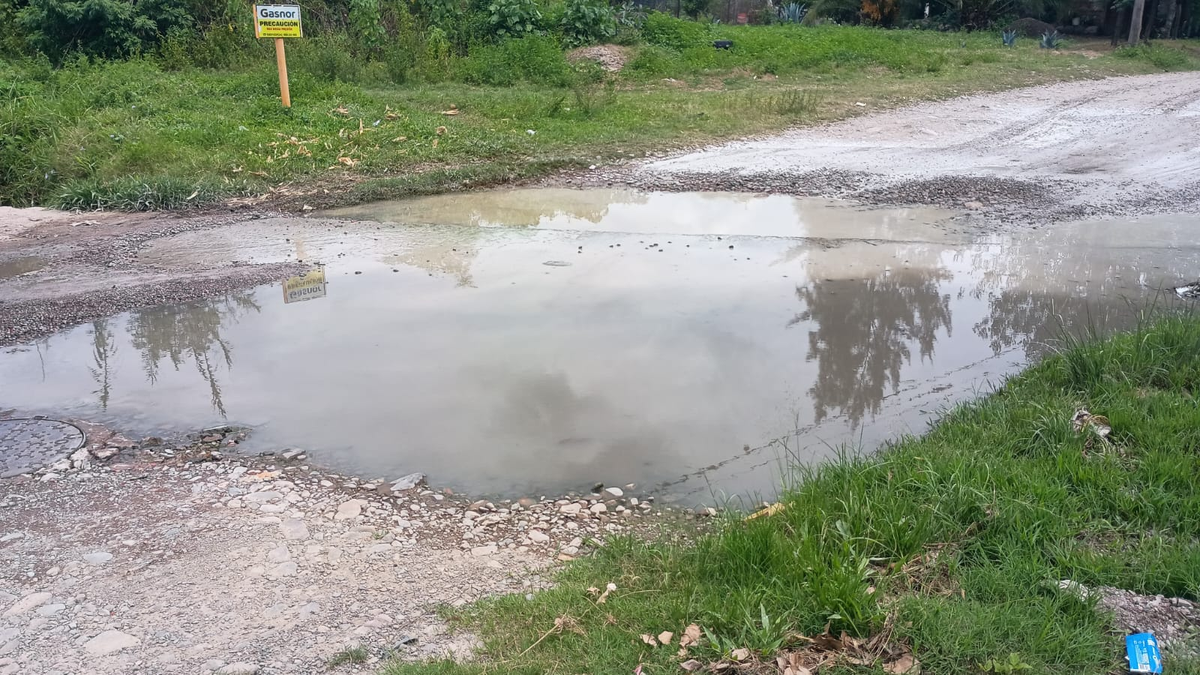 Tremenda pérdida de líquidos cloacales en un barrio de Palpalá