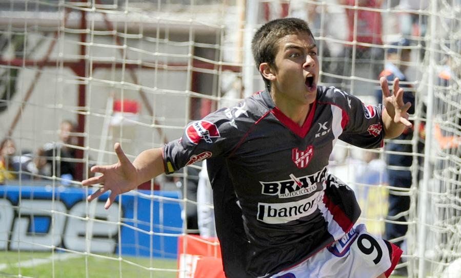 Instituto goleó a Atlanta en su casa y se subió a la punta de la B Nacional