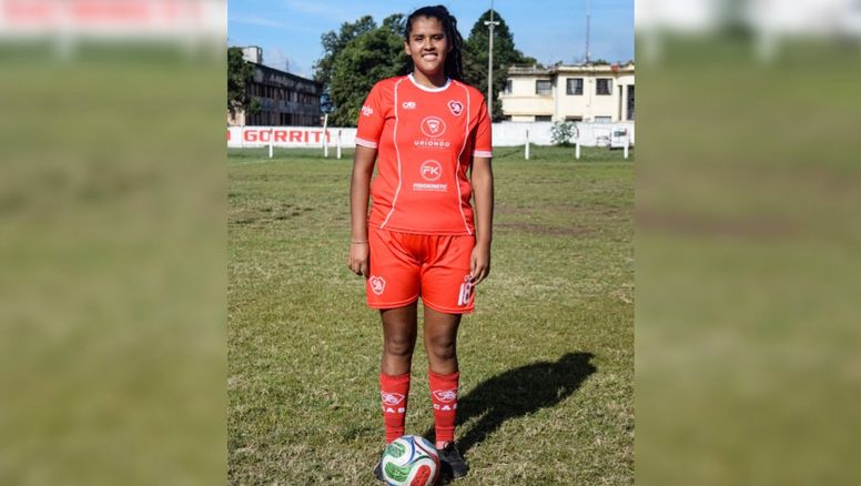 Sueño cumplido: Irina Vargas tuvo su estreno en la Primera de Gorriti