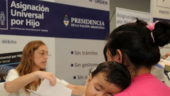 Atención: establecieron cambios en el pago de la AUH y Asignación por Embarazo