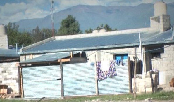 Damnificados por la inundación piden ayuda al gobierno