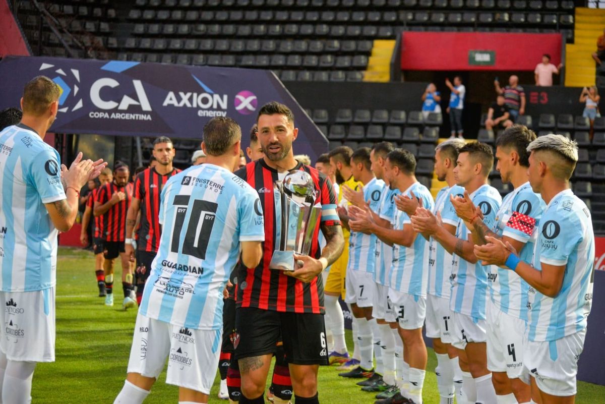 Copa Argentina: El campeón Patronato debutó con una victoria