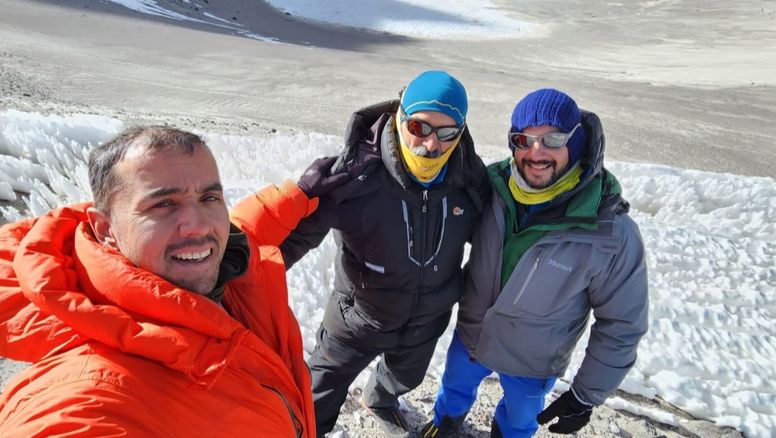 Tres jujeños hicieron cumbre en el volcán más alto del mundo