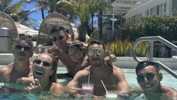 Las vacaciones de Gallardo en Brasil mientras supervisa el mercado de pases de River