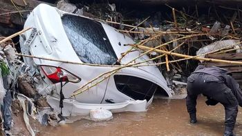Tucumán: una pareja murió al caer con el auto a un canal y suman tres las víctimas fatales