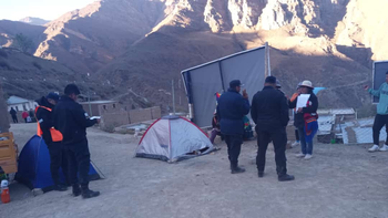 Vecinos de Caspalá acampan para impedir el avance de obras del gobierno