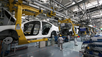 La actividad económica se hundió 1,5% mensual en abril
