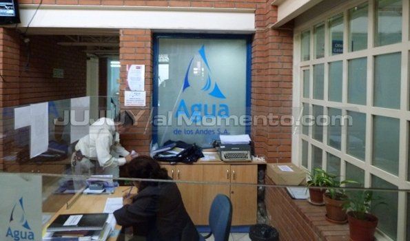 Las boletas del agua podrían llegar con 32,9% de aumento