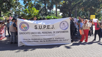 Fuerte reclamo de enfermeros en Jujuy: 