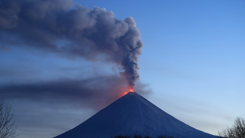 El volcán Klyuchevskoy entró en erupción tras el potente terremoto en el Pacífico