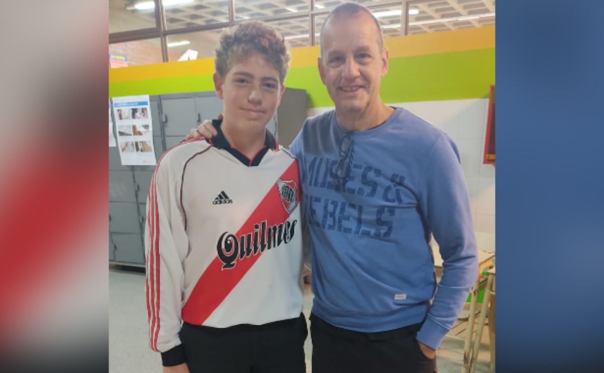 Palpitando el superclásico, jujeños van a votar con sus camisetas