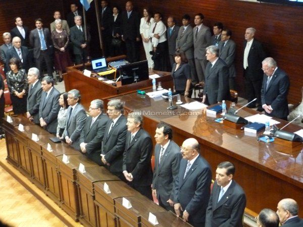 Duro cuestionamiento del gobernador a los gremios