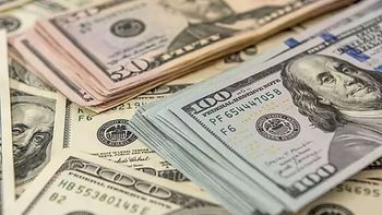 El dólar oficial cayó por segunda jornada consecutiva y se alejó de los $1.400