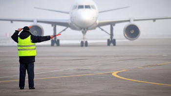Controladores aéreos levantaron el paro del jueves, pero ratificaron el del sábado