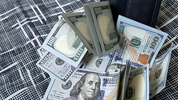 El dólar oficial anotó su tercera suba al hilo y quedó al borde de regresar a los $1.400