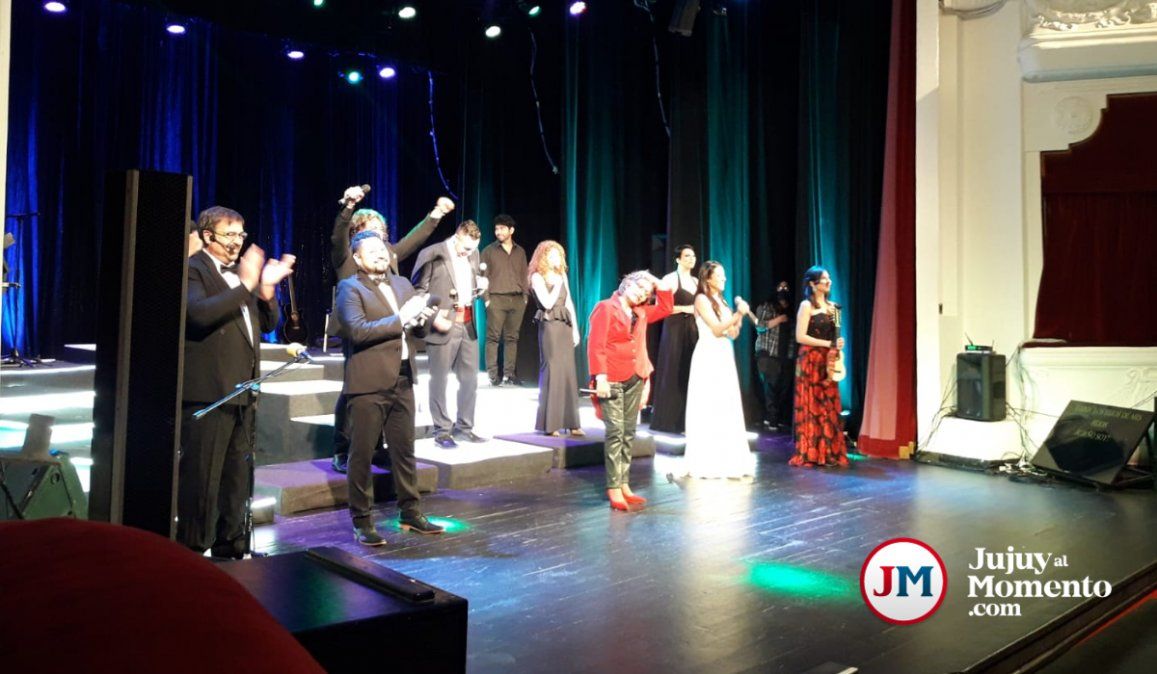 VIDEO: Pura emoción en el inicio de los festejos por los 120 años del Teatro Mitre