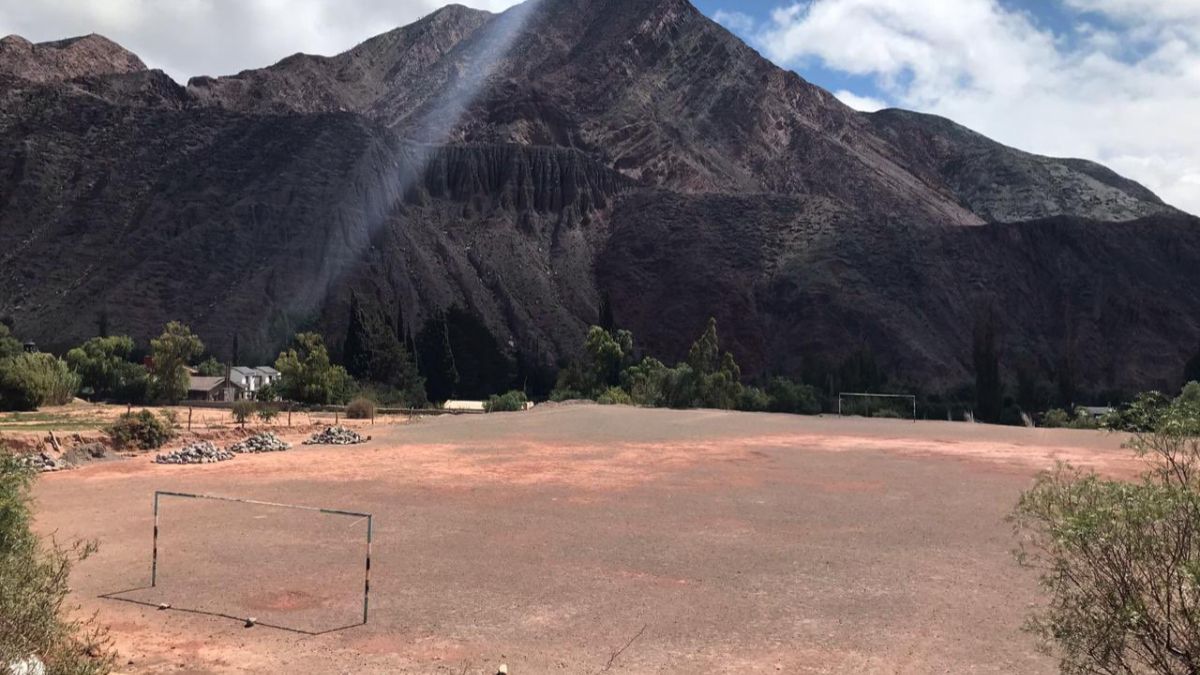 Esto también es parte del fútbol argentino, así destacaron a una cancha ...