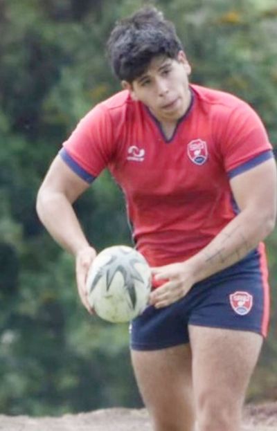 El Suri acompaña a Aarón en su partido de rugby más importante