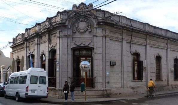 Denuncian utilización de la publicidad oficial a favor de candidatos del FPV