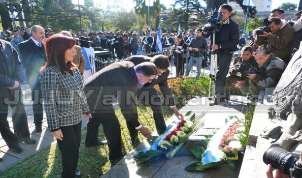 Se conmemoró el Día de la Bandera en Plaza Belgrano