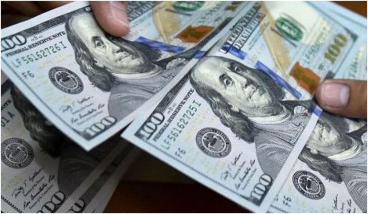 El dólar blue registró la mayor suba semanal y marcó otro récord histórico