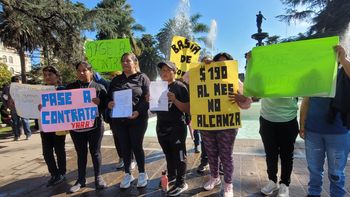 Reclamo de capacitadores: trabajan 12 horas y no cobran ni $200.000