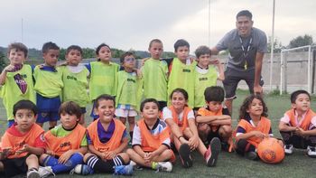 Comenzó a rodar la pelota en la Escuela Formativa mixta 