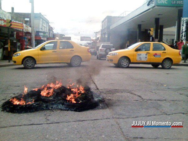 Se levantaron los cortes de los taxistas