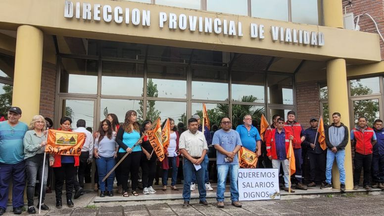Trabajadores de Vialidad provincial iniciaron paro por tiempo indeterminado