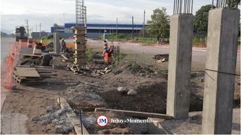 La industria mejoró por segundo mes seguido pero la construcción cayó