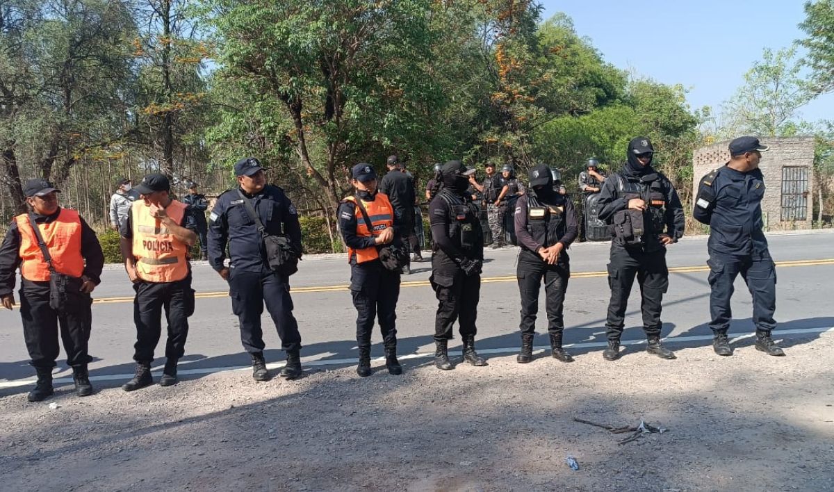 Fuerte operativo policial en el segundo día de reclamos en la Ruta 53 de Las Pampitas