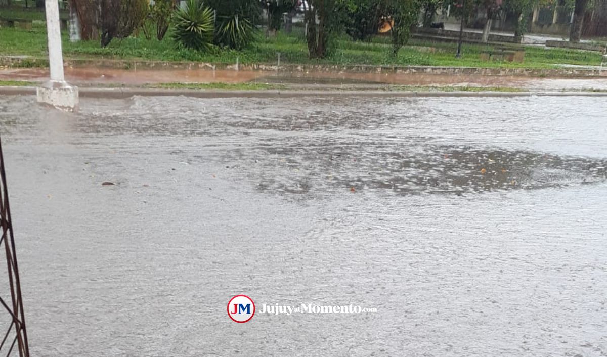 Llovió y se volvió a inundar Yuto: vecinos reclaman por obras pluviales
