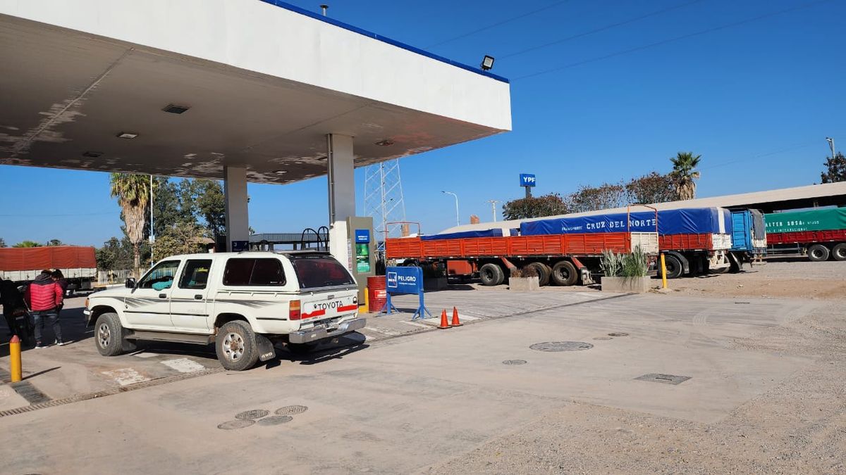 Comienza a notarse escasez de combustible en estaciones de Jujuy
