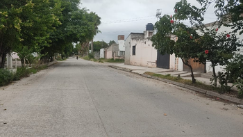 En Alto Comedero, los vecinos se autogestionan ante la inacción municipal