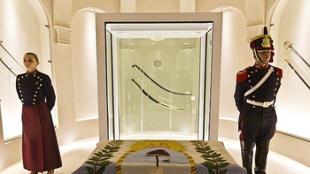 El Gobierno dispuso que el sable corvo de San Martín vuelva al Regimiento de Granaderos