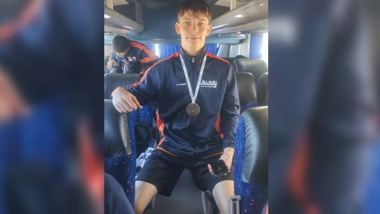 Santiago Fernández, campeón Nacional en 110 metros con vallas