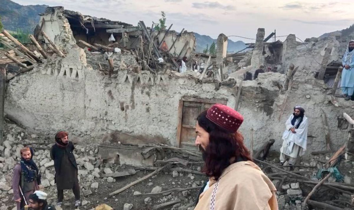 Más de 1.000 muertos y cientos de heridos en un terremoto en Afganistán