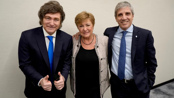 El Gobierno logró superávit fiscal en noviembre: a un paso de cumplir una meta con el FMI