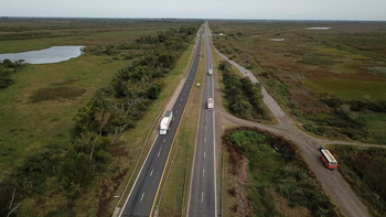 Privatizaciones: el Gobierno anunció que dos empresas se harán cargo de la ruta del Mercosur