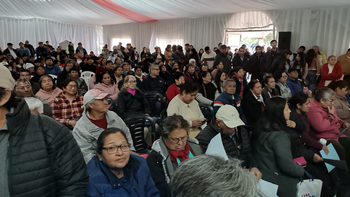 Carlos Sadir en Perico: entrega de escrituras y promesas de regularización de viviendas