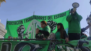 Tildaron de insuficiente la Ayuda Escolar de $50.000 que pagó el gobierno jujeño